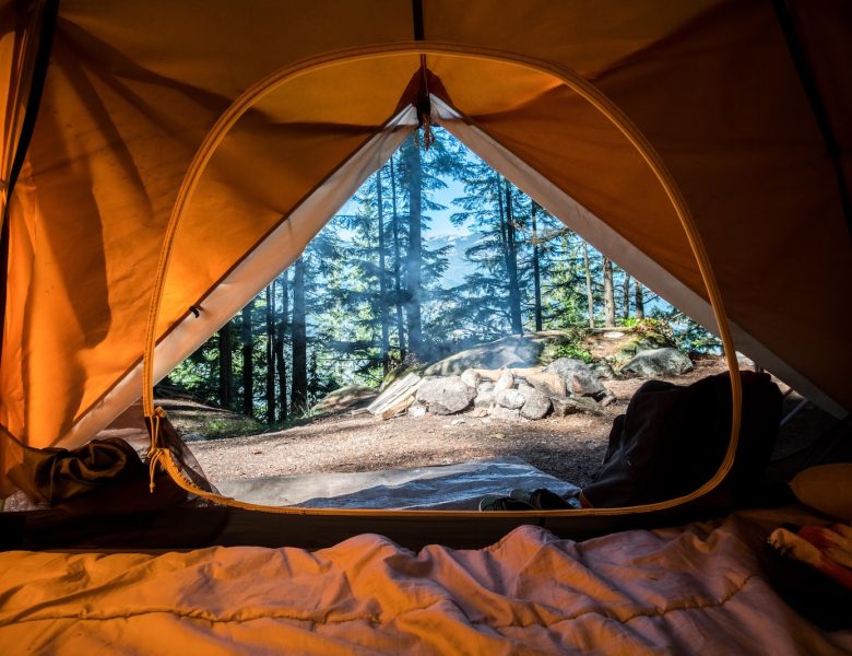 5 bonnes raisons de faire du camping entre amis cet été